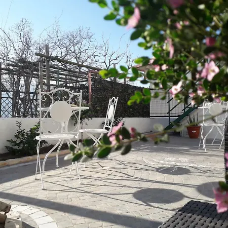 Parthenope Bed & Breakfast 2*